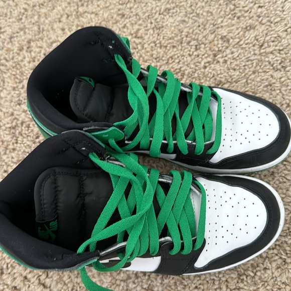 Jordan 1 high 6.5Y - Picture 2 of 5